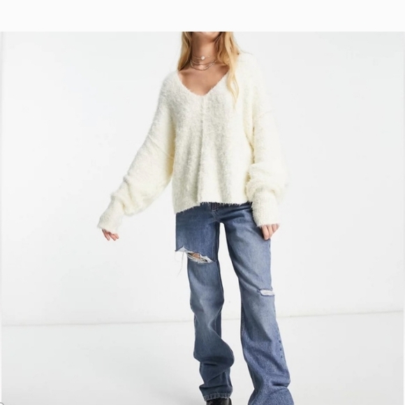 Free People Sweaters - Free People Sweater Womens Medium Icing Cream Fuzzy Oversize Soft Slouchy V Neck